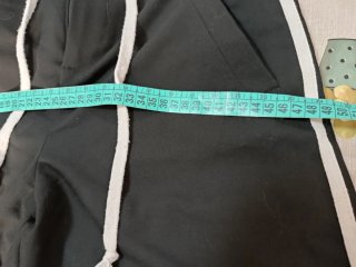 Pantalón largo y ancho negro y blanco