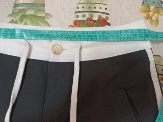 Pantalón largo y ancho negro y blanco