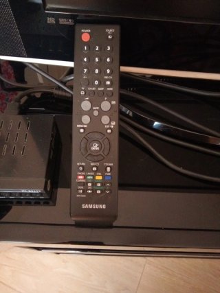 Mesa TV, televisor Samsung 26 + TDT