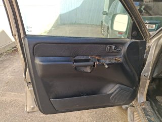 Nissan Terrano II 2004