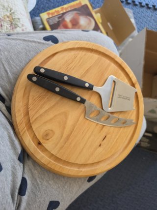 Porta formaggi in legno e plastica