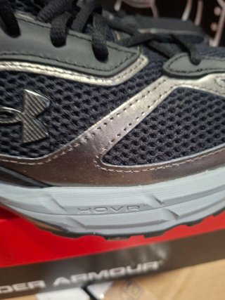 Zapatillas Under Armour Negras y Grises
