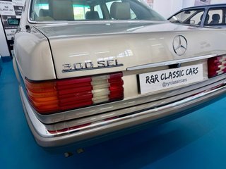 Mercedes-Benz Clase S W126 300SEL