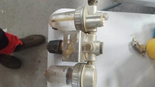 Regulador de aire con manómetro