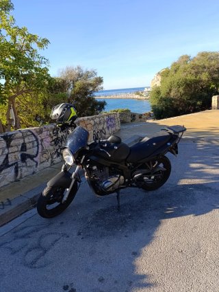 Suzuki GS 500 Naked Negra