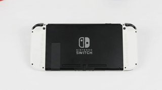 Nintendo Switch OLED con caja