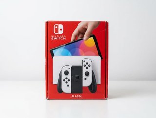 Nintendo Switch OLED con caja