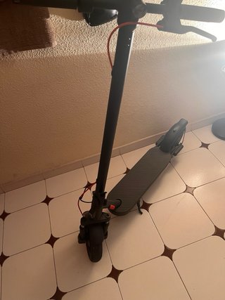 Patinete eléctrico gris