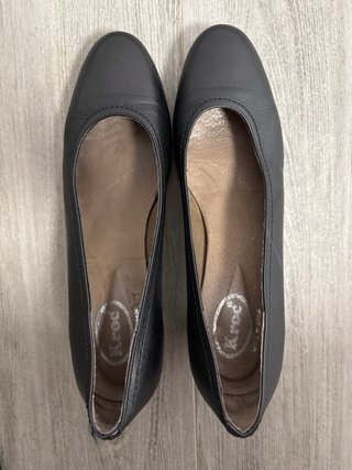 Zapatos de salón negros de piel