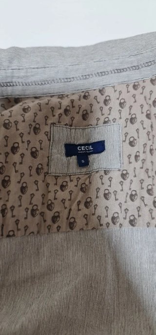 Camisa Cecil Rayas Grises y Blancas