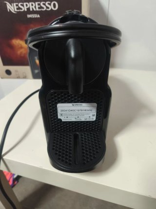 Macchina da caffè Nespresso Inissia nera
