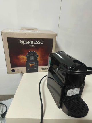 Macchina da caffè Nespresso Inissia nera