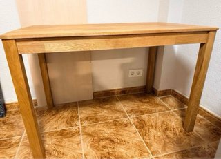 Mesa de comedor de madera