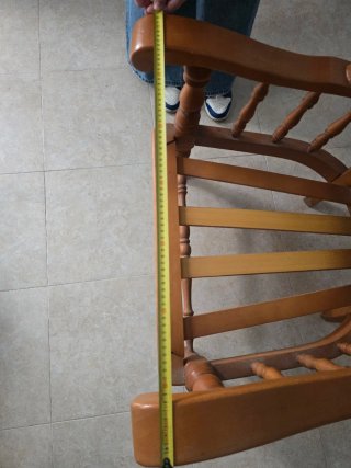 Vendo 2 Butacones de madera maciza con cojines. Se