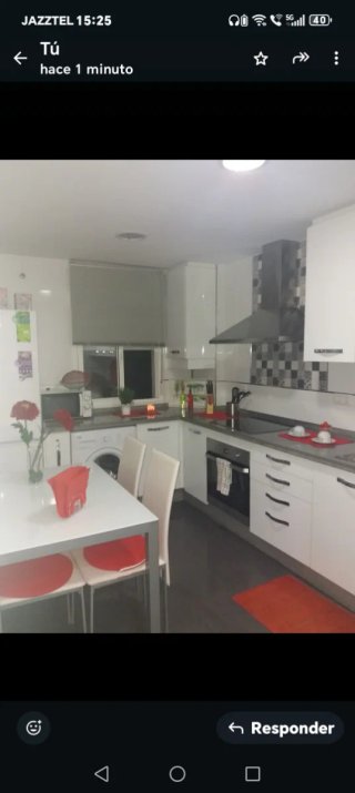 Se alquila habitación.