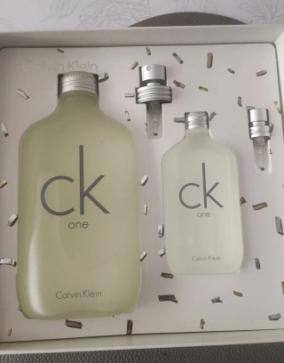 Estuche Calvin Klein CK One Perfume
