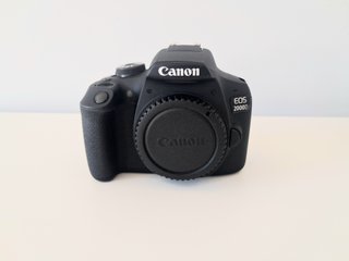 2.630 DISPAROS Canon EOS 2000D (cuerpo)