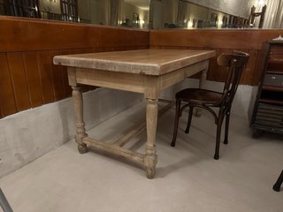 Mesa antigua madera maciza estilo rústico
