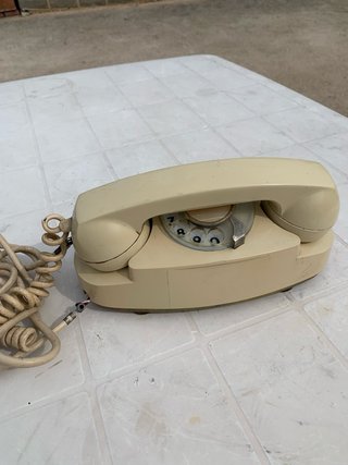 Telefono vintage beige da collezione