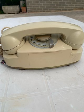 Telefono vintage beige da collezione