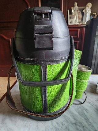 Termo de agua  Caliente o bebidas, con vaso
