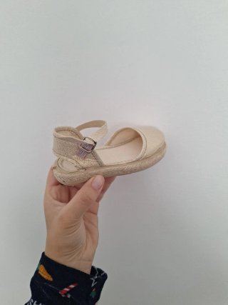 Zapatillas esparto niña doradas número 22
