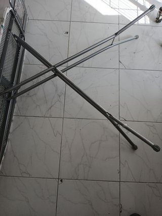 Rayen | Tabla de Planchar - Gama Basic | Altura Regulable | Malla Metálica | Reposa-Planchas | Estructura Gris y Funda Estampado