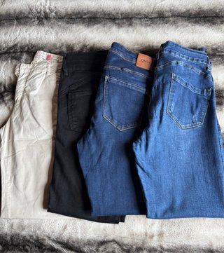 Pantalones ONLY beige, negro y azul Pitillo