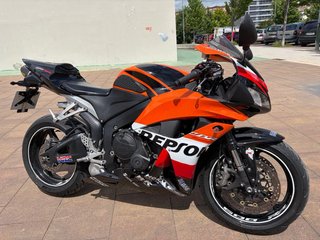 Honda CBR 600 RR Negra y Naranja