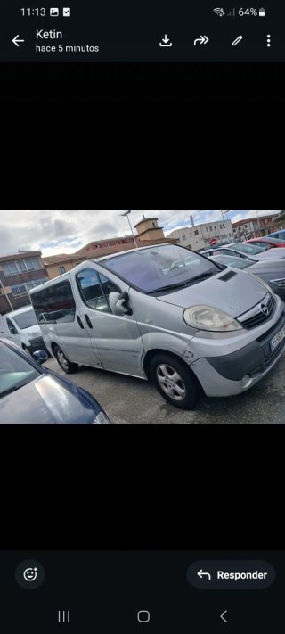 Opel Vivaro 7 plazas tour la furgoneta se calienta