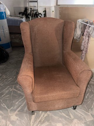 2 sillones de tela marrones