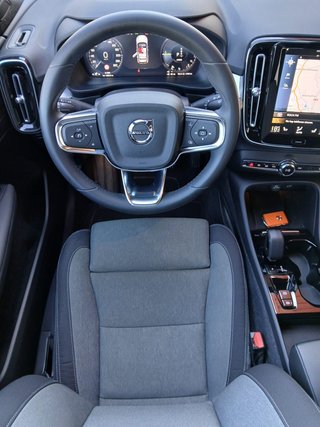 VOLVO CX40 RECHARGE PLUS BRIGHT híbrido enchufable
