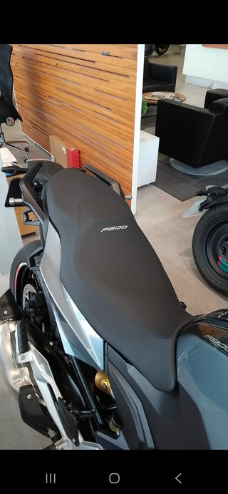 BMW F900R 2023 gris