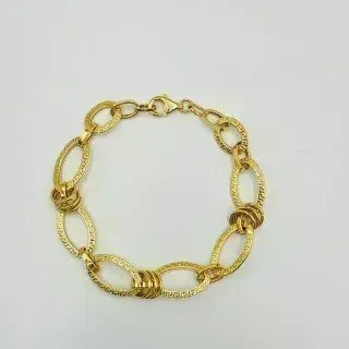 Pulsera de eslabones dorados