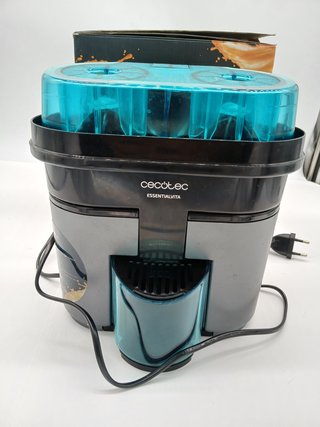 Cecotec Exprimidor Naranjas eléctrico EssentialVita Twice Black. 90 W, Doble Cabezal y Cortador, Filtro para Pulpa, Vaso 500ml,