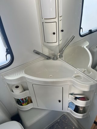Caravana Adria Aviva 350l -750kg