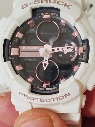 Reloj Casio G-Shock GMA-S140M-4AER Blanco