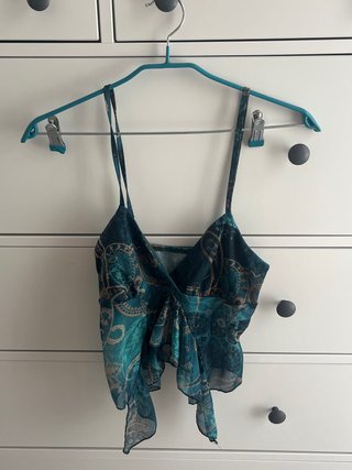 Top verde y azul con estampado