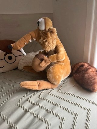 Peluche Scrat Ice Age con bellota
