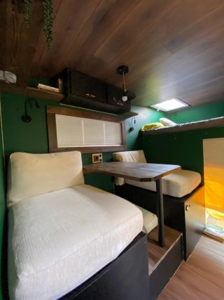Autocaravana restaurada - 1979