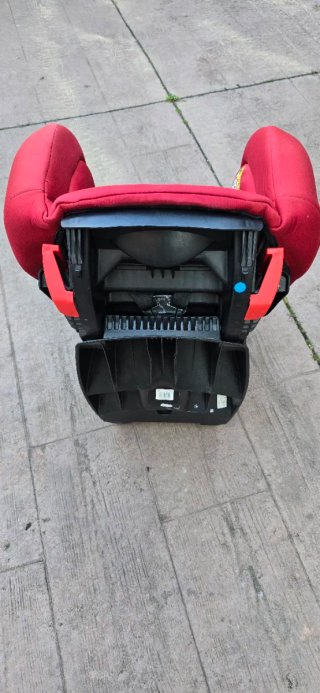 Silla de coche para bebé roja