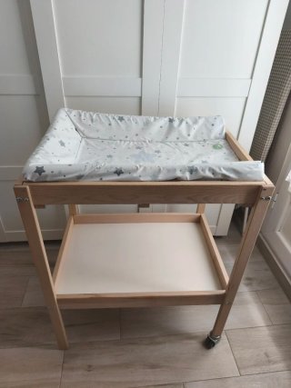 Mueble cambiador IKEA madera