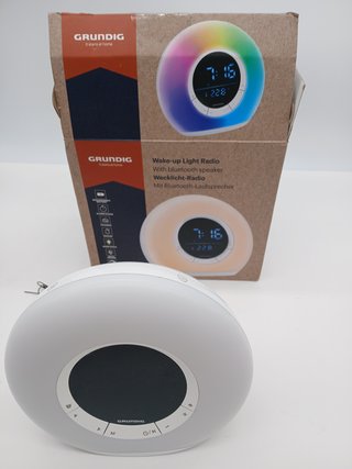 Grundig Despertador Luminoso - Despertador Conectado con Radio y Bluetooth - Lámpara con Pantalla LED - Lámpara de Noche - Blanc