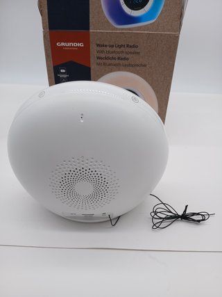 Grundig Despertador Luminoso - Despertador Conectado con Radio y Bluetooth - Lámpara con Pantalla LED - Lámpara de Noche - Blanc