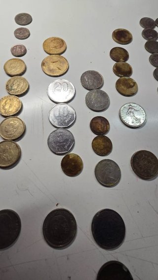 Lote de monedas variadas