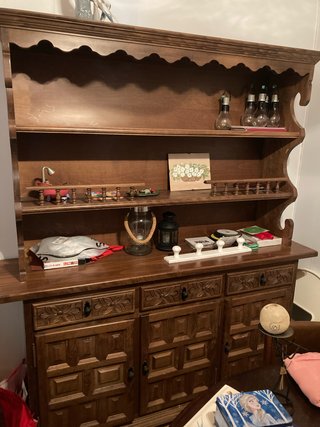 Mueble de salón antiguo de madera. Para restaurar.