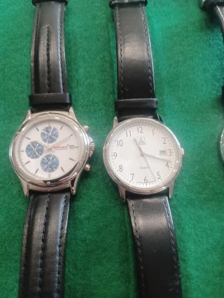 Lotto 16 orologi in parte nuovi unisex