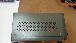 Fuente de laboratorio con carcasa ZETAGI HP BV131