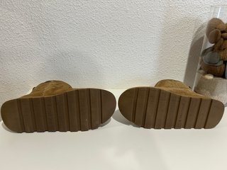 Botines Stradivarius Marrones Peluditos
