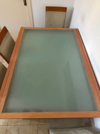 Mesa comedor y 4 sillas madera y cristal